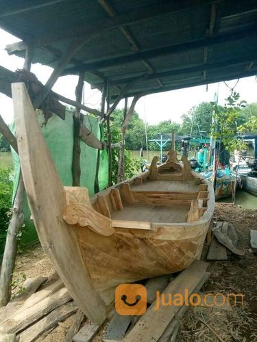 perahu kayu nelayan