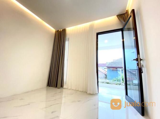 Rumah Mewah Minimalis Di Perumahan Puri Kartika Asri, Tasikmadu, Malang GMK00304