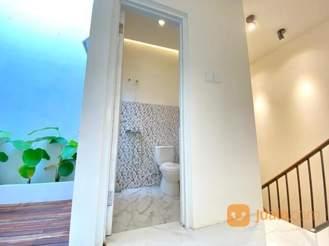 Rumah Mewah Minimalis Di Perumahan Puri Kartika Asri, Tasikmadu, Malang GMK00304