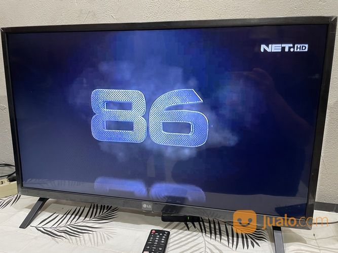 LG SMART TV 32" Body TV Masih Full Terplastik LIKE NEW Barang Mulus NOMINUS Bole Cek Sepuasnya
