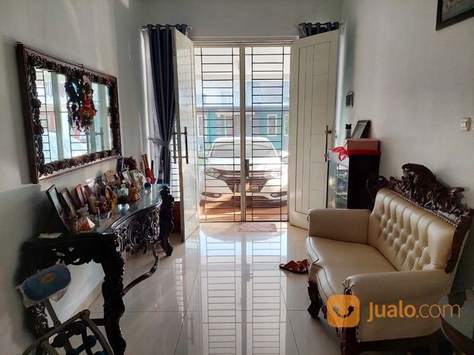 Rumah Neo Catalonia BSD Serpong Tangerang Hoek SHM Cluster Nyaman