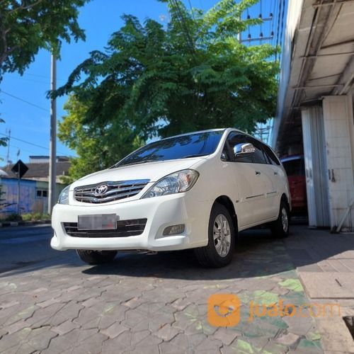 Toyota Kijang Innova G Bensin AT Matic 2010