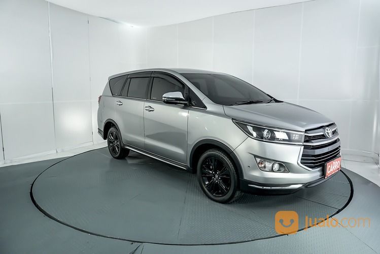 Toyota Innova 2.4 Venturer AT 2019 Silver