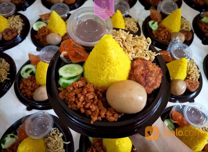 Nasi Tumpeng Besar / Tumpeng Mini Untuk Berbagai Macam Acara Syukuran