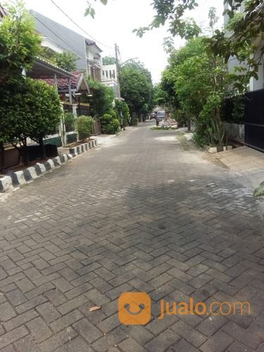 Rumah Asri Perumahan Griya Bintara Indah Bekasi Barat