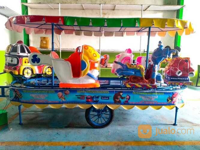 Kereta Pasar Malam Full Fiber