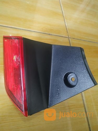 Reflektor Bumper Belakang Mitsubishi Pajero Thaun 2018 Sebelah Kiri