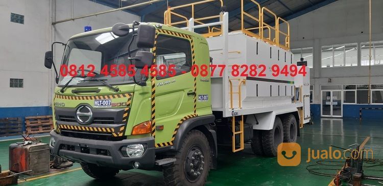 Fuel Truck Tambang Batubara Fuel Service Truck Fuel Service Container