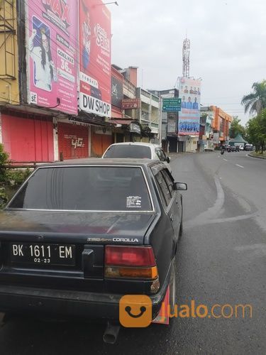 Toyota Corolla SE Saloon Thn 87