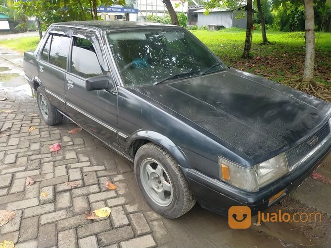 Toyota Corolla SE Saloon Thn 87