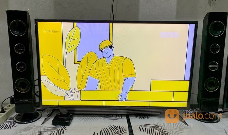 TV POLYTRON DOUBLE SPEAKER 39" LAYAR LEBAR LIKE NEW Barang Terawat Body Terplastik