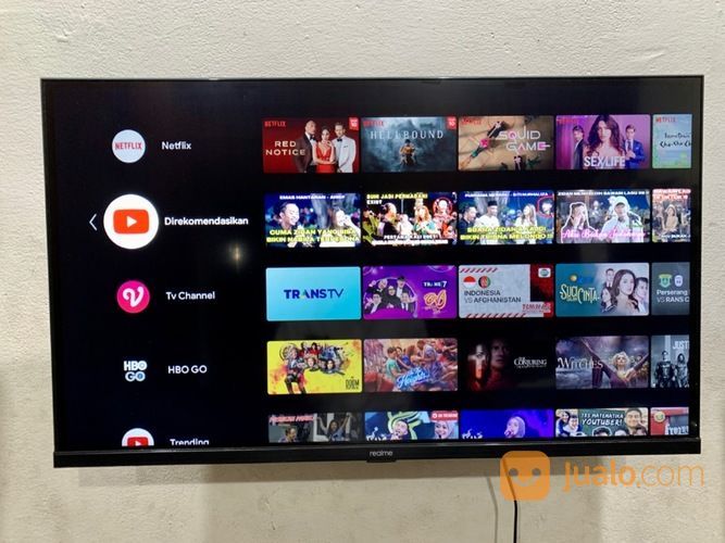 REALME ANDROID TV 32" SERIES TERBARU BAZZELESS, BARU BEBERAPA BULAN PEMAKAIAN, LIKE NEW TERAWAT