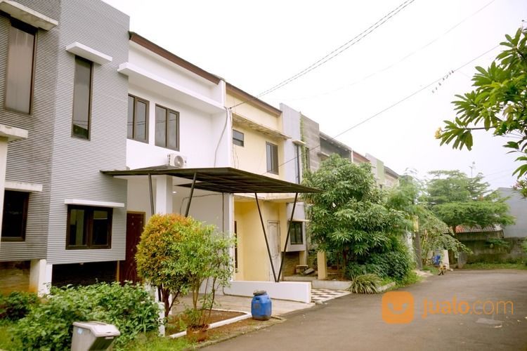 ALSTONIA TOWNHOUSE CIPUTAT TANGERANG SELATAN CANTIK SIAP HUNI JUAAL CEPAAT!