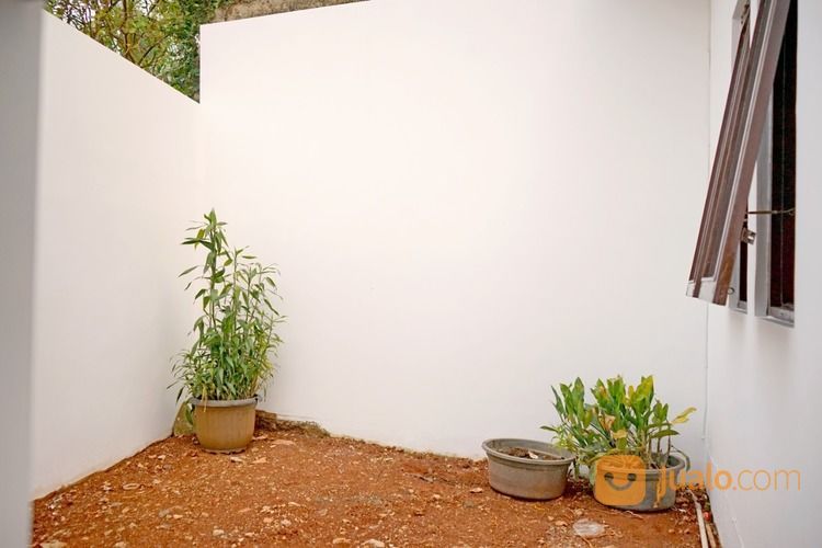 ALSTONIA TOWNHOUSE CIPUTAT TANGERANG SELATAN CANTIK SIAP HUNI JUAAL CEPAAT!
