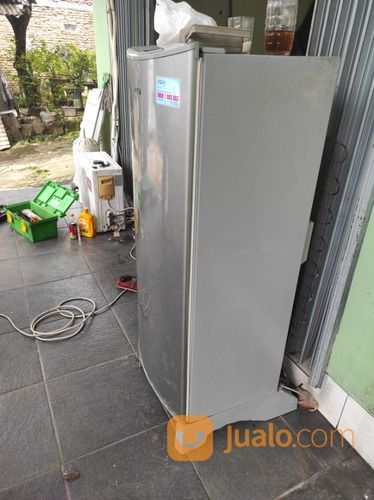 MULUS Kulkas Bekas 1 Pintu AQUA di Kota Semarang, Jawa Tengah | Jualo.com