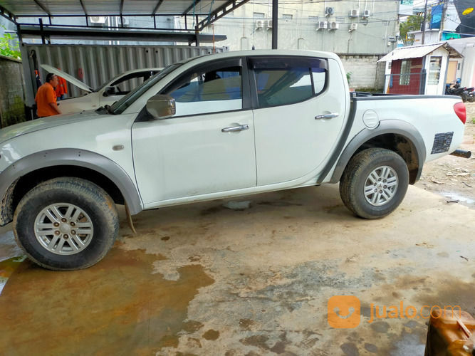 MITSUBISHI TRITON GLS DOUBLE CABIN 4X4 TAHUN 2012