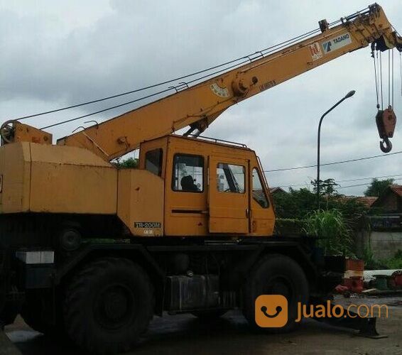 Rough Terrain Crane Tadano TR200 Kapasitas 20 To