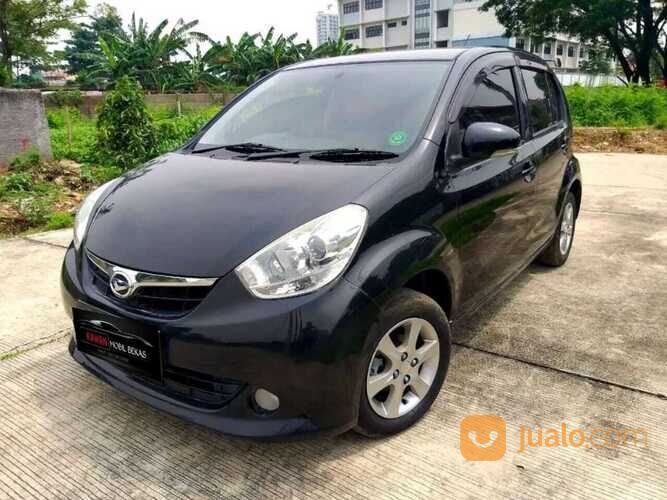 TDP 15jt DAIHATSU SIRION 1.3 RS MT 2014 HITAM