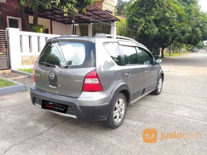 TDP 18jt NISSAN LIVINA 1.5 XGEAR AT 2010 Abu-Abu