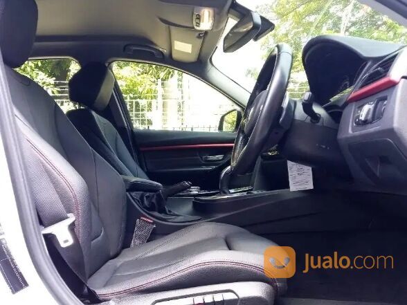BMW 320I 2.0 SPORT LCI F30 AT 2017 PUTIH kondisi mobil istimewa bergaransi dan dijamin siap pakai