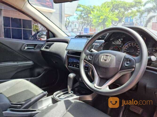 HONDA CITY 1.5 E AT 2017 HITAM kondisi mobil istimewa bergaransi dan dijamin siap pakai