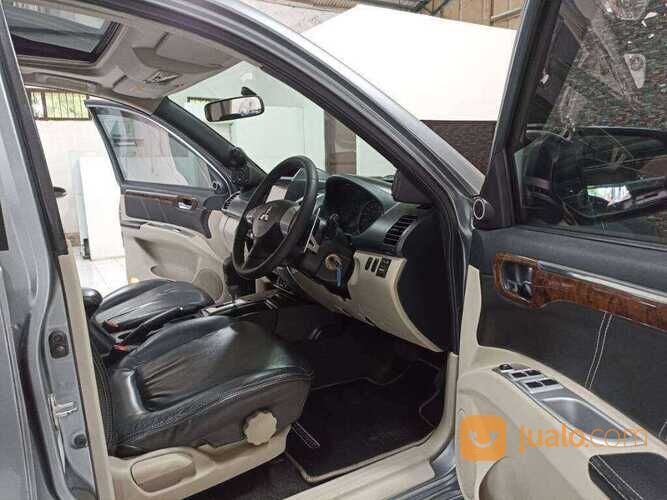 MITSUBISHI PAJERO SPORT 2.5 DAKAR VGT TURBO AT DIESEL 2015 Abu-abu