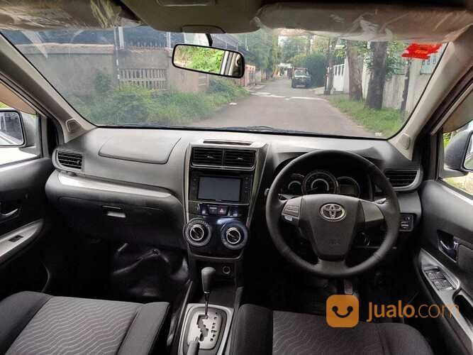 TOYOTA AVANZA VELOZ 1.5 AT 2017 SILVER kondisi mobil istimewa bergaransi dan dijamin siap pakai