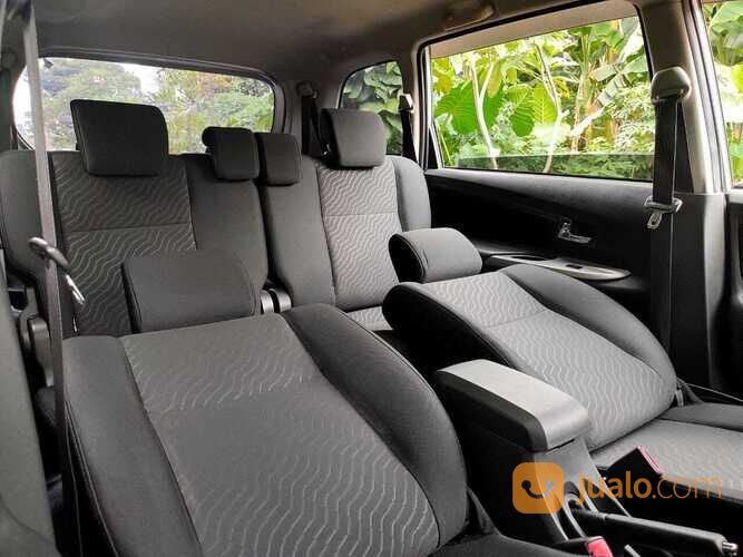 TOYOTA AVANZA VELOZ 1.5 AT 2017 SILVER kondisi mobil istimewa bergaransi dan dijamin siap pakai
