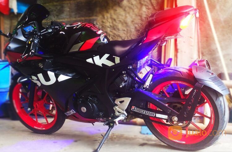 Gsx R 150 black glossy good condition