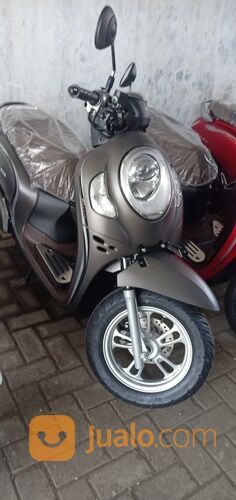 Honda Scoopy staylis merah