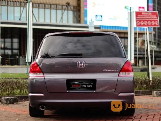 HONDA ODYSSEY 2.4 AT 2005 ABU ABU Kondisi mobil istimewa bergaransi dan dijamin siap pakai