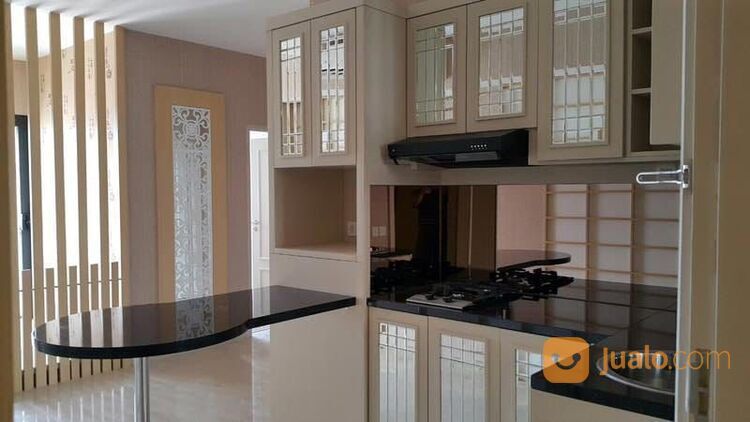 Fully Furnished Apartment The Peak Near Tunjungan Plaza