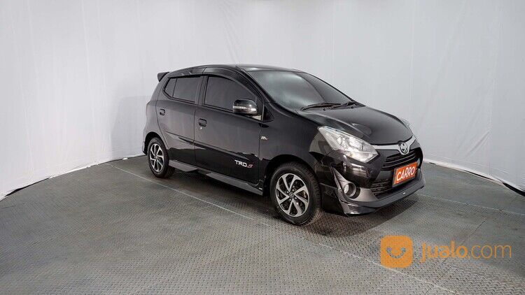 Agya GR Sport Hitam: Perpaduan Gaya dan Performa yang Memikat