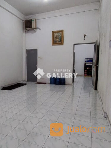 Ruko Jalan Gereja Dekat Jalan Karya - Sekip Medan di Kota Medan