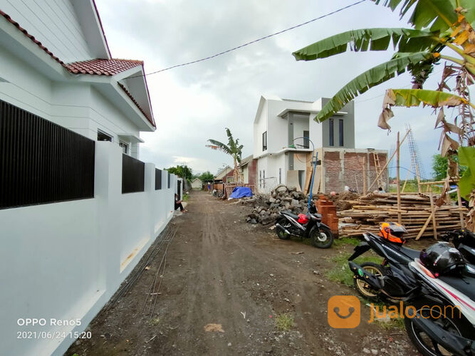 Rumah siap huni perumahan purwomartani baru