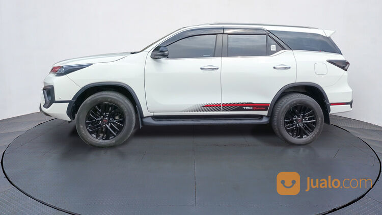 Toyota Fortuner 2.4 VRZ TRD AT 2020 Putih