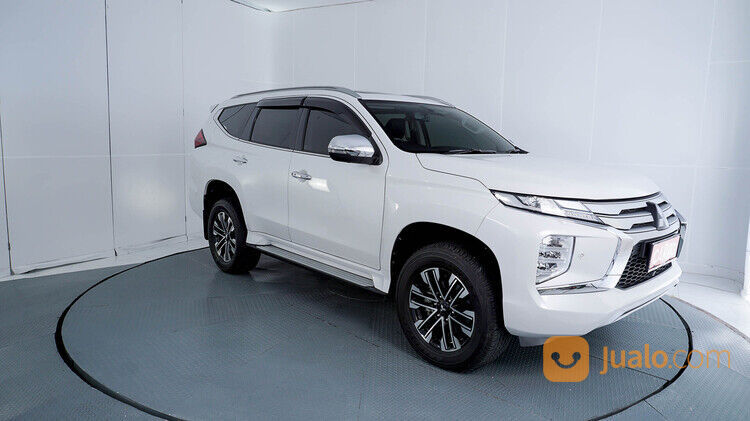 Mitsubishi Pajero Sport Dakar Ultimate 4x4 AT 2021 Putih