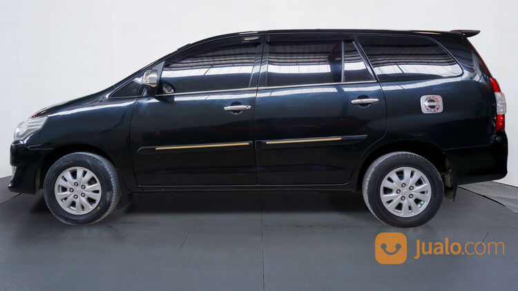 Toyota Innova 2.0 E AT 2012 Hitam