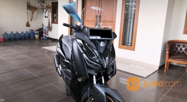 Yamaha XMAX NEW NIK 2022 Km 300 perak