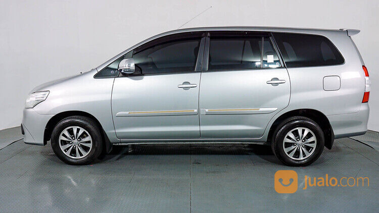 Toyota Innova 2.0 G MT 2015 Silver