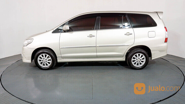 Toyota Innova 2.0 V Luxury AT 2014 Silver