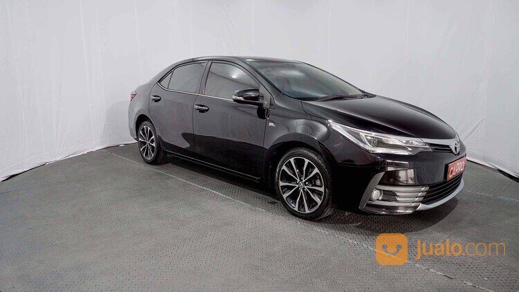 Toyota Corolla Altis 1.8 V AT 2017 Hitam