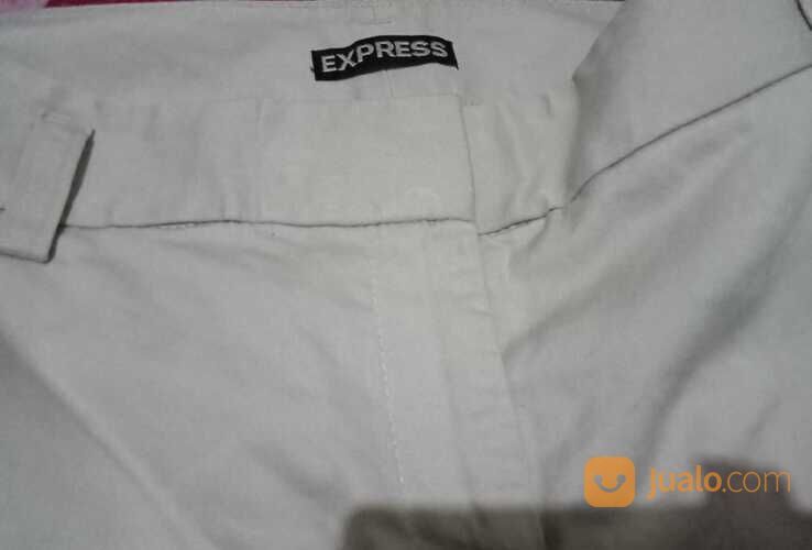 Celana Hotpants Merk Express Preloved