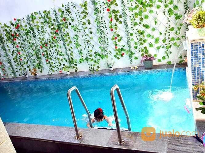 Rumah Sudah Renov dengan Kolam Renang di Kemang Pratama Bekasi