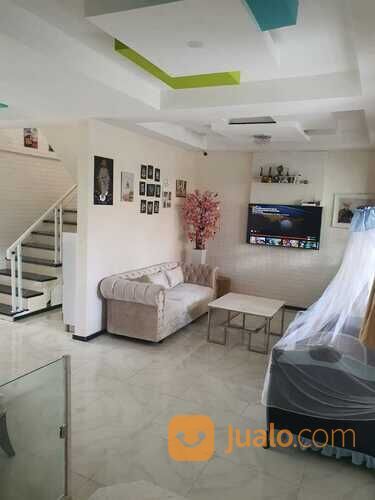 Rumah Sudah Renovasi dengan Kolam Renang di Kemang Pratama Bekasi