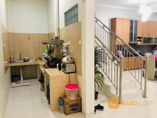 Rumah Hoek, SHM, Hadap Barat, di Komplek Ardena Residence, Pancoran Mas, Depok