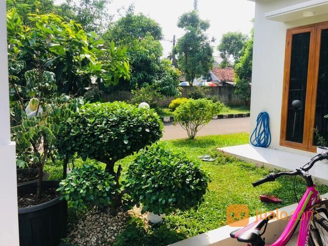 Rumah Hoek, SHM, Hadap Barat, di Komplek Ardena Residence, Pancoran Mas, Depok