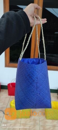 Tas parcel pandan aneka warna biru