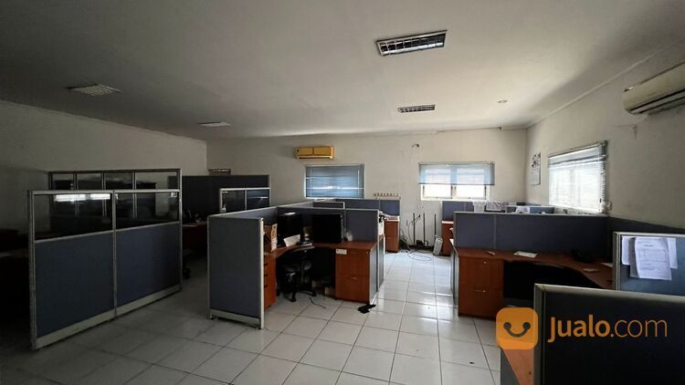 2 Ruko Jejer berupa Gedung 4 Lantai di komplek Margorejo