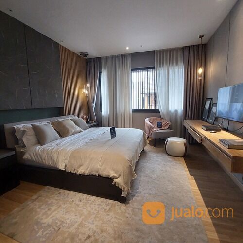 The Blizfield Uk. 10x18 Rumah Mewah Bagus Attic Room di BSD City